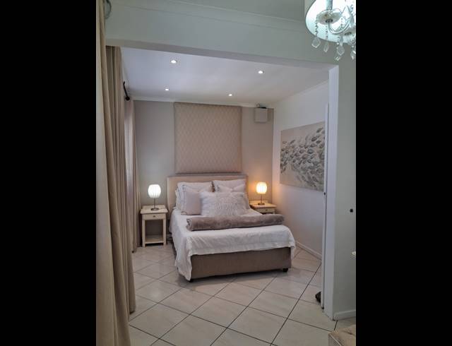 4 BEDROOM FREEHOLD TO LET IN KLEINMOND CENTRAL